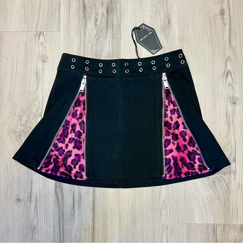 Grave Girls x Dolls Kill black miniskirt with fuzzy pink animal print pleats szS